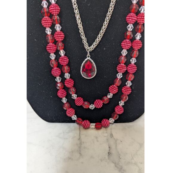C 1946 multiple strand red clear and silver beaded statement necklace - Picture 3 of 9